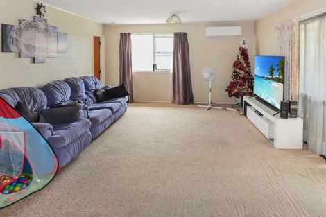 Photo of property in 9 Hennessy Street West, Foxton Beach, Foxton, 4815