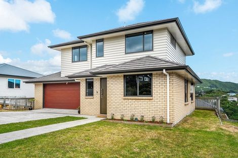 Photo of property in 1 Cirrus Close, Newlands, Wellington, 6037