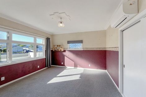 Photo of property in 16 Shamrock Street, Takaro, Palmerston North, 4412