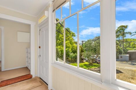 Photo of property in 2/5 Edgars Road, Westmere, Auckland, 1022