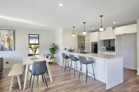 Photo of property in 24 Shepherd Road, Jacks Point, Queenstown, 9371