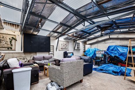 Photo of property in 96 Omata Road, Marfell, New Plymouth, 4310