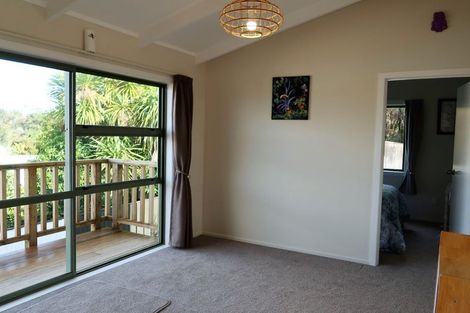 Photo of property in 21 Mariner Cove Road, Tinopai, Matakohe, 0593