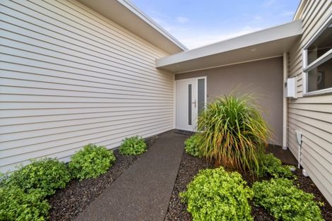 Photo of property in 1/297 Carrington Street, Vogeltown, New Plymouth, 4310