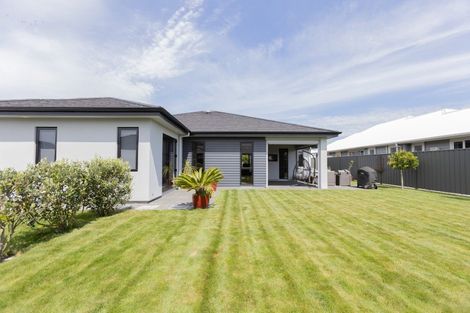 Photo of property in 12 Ruahine Road, Poraiti, Napier, 4112