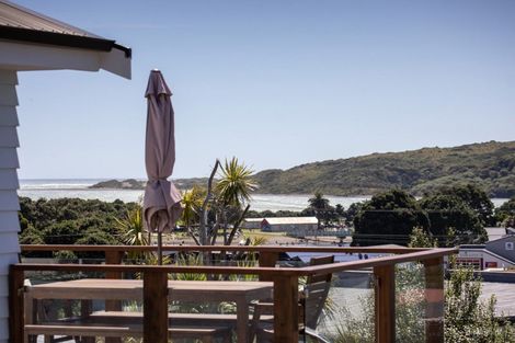 Photo of property in 6 Gilmour Street, Raglan, 3225