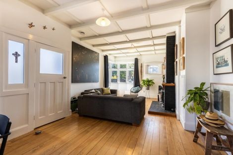 Photo of property in 354 Hardy Street, Nelson, 7010