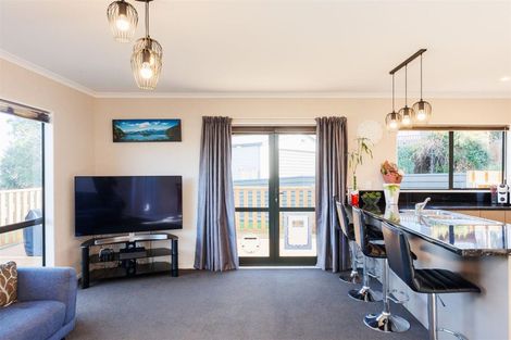 Photo of property in 12 Lydia Place, Kelvin Grove, Palmerston North, 4414