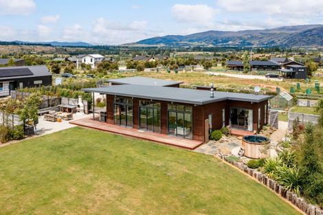 Photo of property in 4 Goldie Lane, Albert Town, Wanaka, 9305