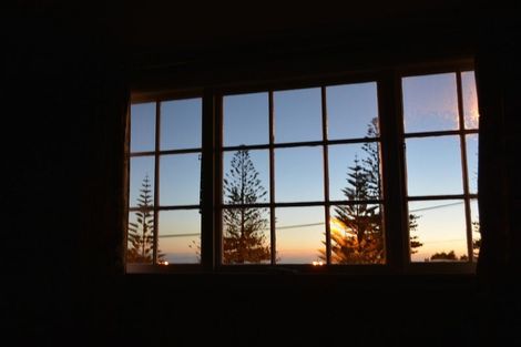 Photo of property in 10 Marriner Street, Sumner, Christchurch, 8081