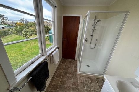 Photo of property in 65 Howard Road, Orere Point, Papakura, 2585