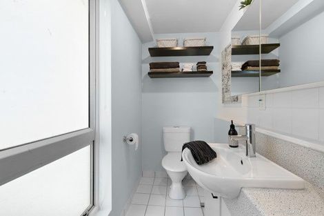 Photo of property in Terrace Heights Apartments, 2g/163 The Terrace, Wellington Central, Wellington, 6011