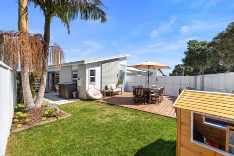 Photo of property in 7 Alice Lane, Papamoa Beach, Papamoa, 3118