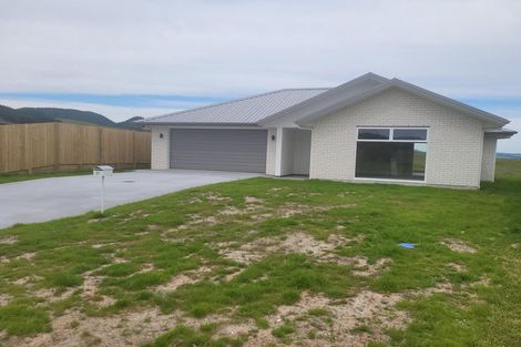 Photo of property in 21 Pukatea Crescent, Owhata, Rotorua, 3010