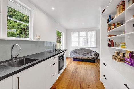 Photo of property in 78 Glenpark Avenue, Frankleigh Park, New Plymouth, 4310