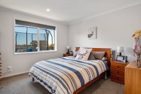 Photo of property in 22 Lakeside Terrace, Omokoroa, 3114