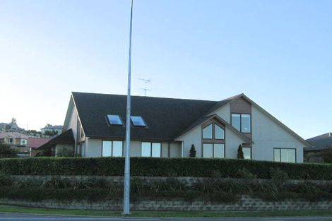 Photo of property in 66f Grand Drive, Orewa, 0931