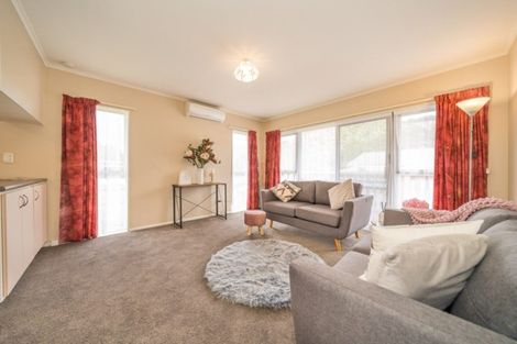 Photo of property in 19a Gemstone Drive, Birchville, Upper Hutt, 5018