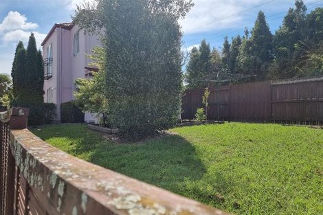 Photo of property in 9 Stolford Crescent, New Lynn, Auckland, 0600