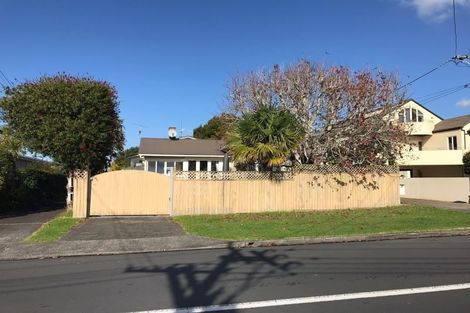 Photo of property in 16a Kowhai Road, Campbells Bay, Auckland, 0630