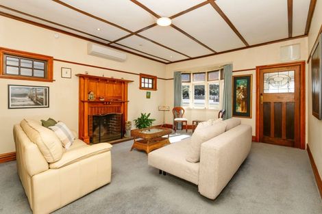 Photo of property in 73 Marine Parade, Eastbourne, Lower Hutt, 5013