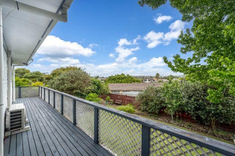 Photo of property in 58b Mirrabooka Avenue, Botany Downs, Auckland, 2010