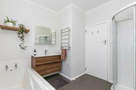 Photo of property in 51 Jackson Street, Island Bay, Wellington, 6023