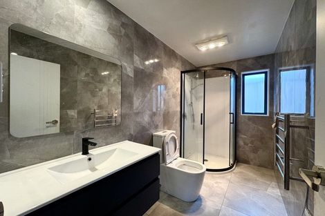 Photo of property in 13a Blue Way, Glendene, Auckland, 0602