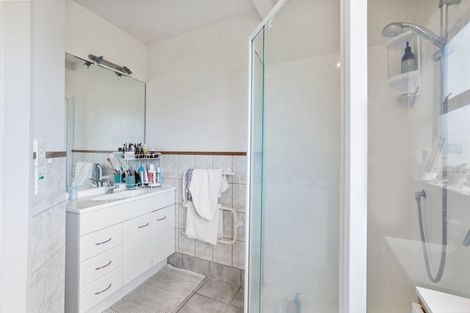 Photo of property in 26a Woodstock Road, Forrest Hill, Auckland, 0620