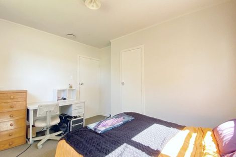 Photo of property in 10 Eastglen Road, Glen Eden, Auckland, 0602