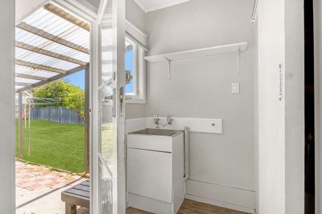 Photo of property in 1 Donna Street, Outer Kaiti, Gisborne, 4010