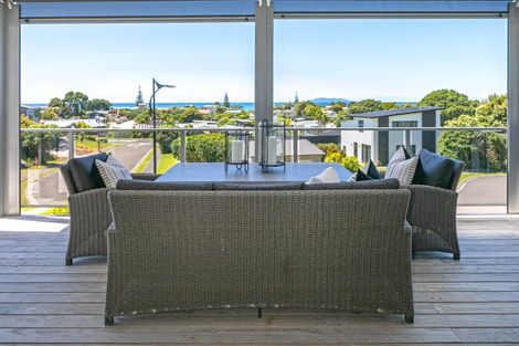 Photo of property in 18 Ross Place, Whiritoa, Whangamata, 3691