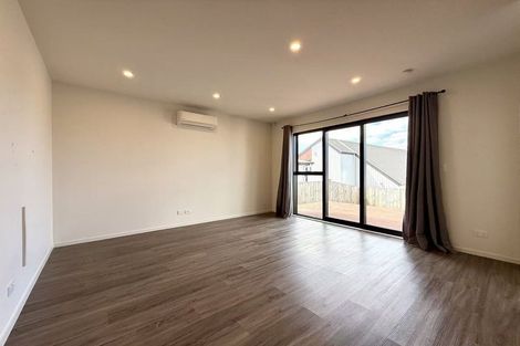 Photo of property in 18 Horokaka Street, Massey, Auckland, 0614