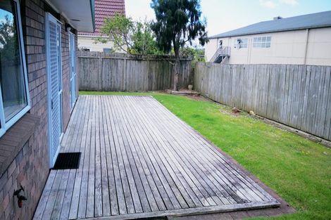 Photo of property in 2/20 Steeple Rise, Pakuranga, Auckland, 2010