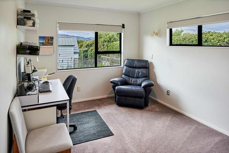 Photo of property in 19 Samwell Drive, Whitby, Porirua, 5024