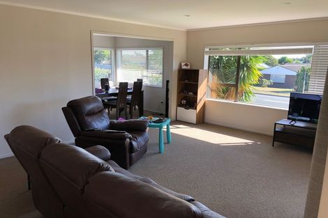 Photo of property in 1/168 Prince Regent Drive, Farm Cove, Auckland, 2012