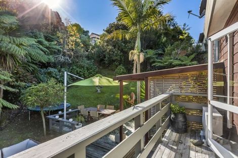Photo of property in 2/9 Stitchbird Close, Murrays Bay, Auckland, 0630