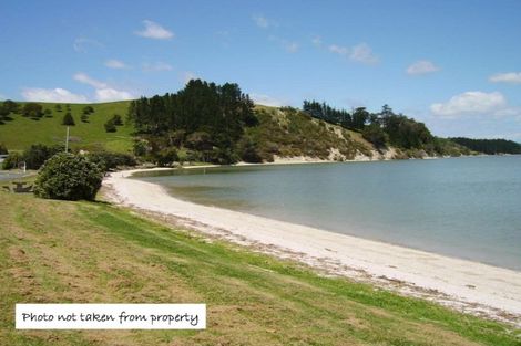 Photo of property in 29 Oxford Street, Whakapirau, Maungaturoto, 0583