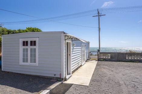 Photo of property in 60 The Parade, Paekakariki, 5034