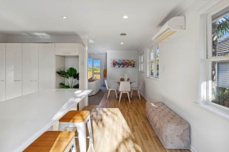 Photo of property in 2/9 Merton Avenue, Glenfield, Auckland, 0627