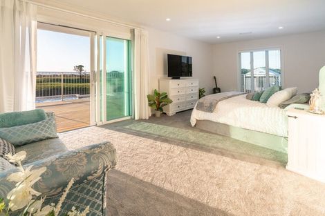 Photo of property in 87 Rutherford Drive, Waikanae Beach, Waikanae, 5036