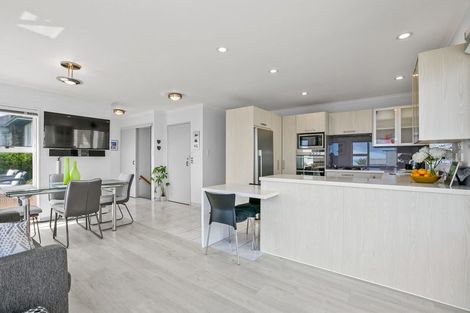 Photo of property in 6 Hamblyn Street, Strandon, New Plymouth, 4312