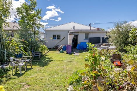 Photo of property in 16 Stout Street, Shannon, 4821