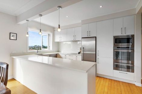 Photo of property in 6 Greenhill Crescent, Pakuranga, Auckland, 2010