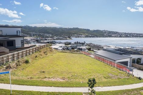 Photo of property in 40 Waitaria Terrace, Aotea, Porirua, 5024