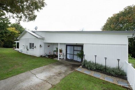 Photo of property in 18 Castle Street, Eltham, 4322