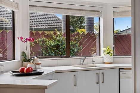 Photo of property in 26 Settlers Grove, Orewa, 0931