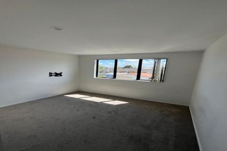 Photo of property in 7/148 Lincoln Road, Henderson, Auckland, 0610