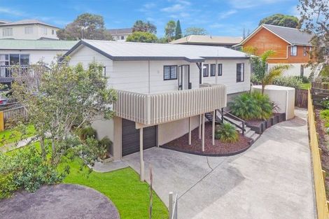 Photo of property in 2/332 Whangaparaoa Road, Stanmore Bay, Whangaparaoa, 0932