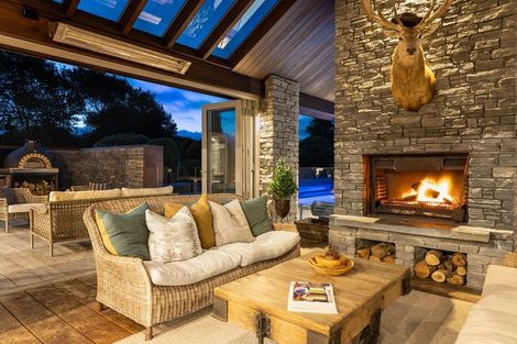 Photo of property in 2 Otaihanga Road, Paraparaumu Beach, Paraparaumu, 5032